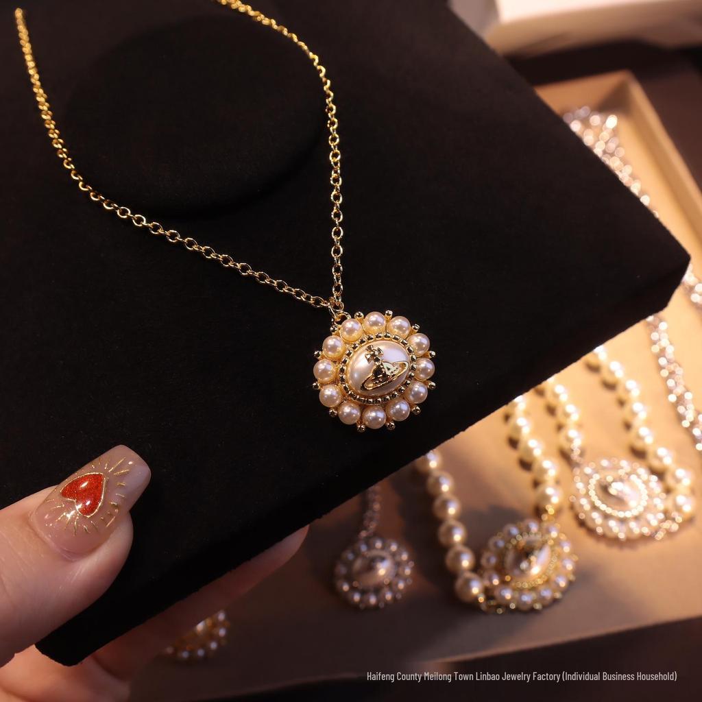 Vivienne Westwood Diamant Halskette & Ohrstecker Set – Modisches Pavé-Design