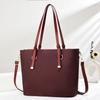 Borsa Tote Moderna in PVC da Donna con Grande Capacità e Chiusura a Zip Sicura per l'Uso Quotidiano