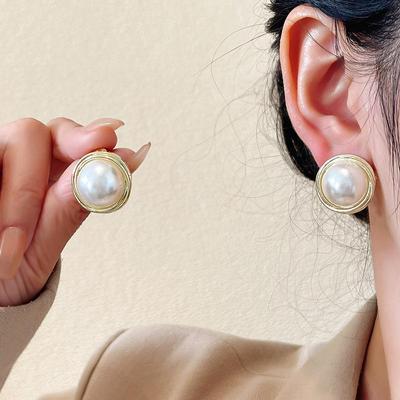 Ohrringe im französischen Retro-Stil mit modernem Sinn und minimalistischem Temperament für Frauen