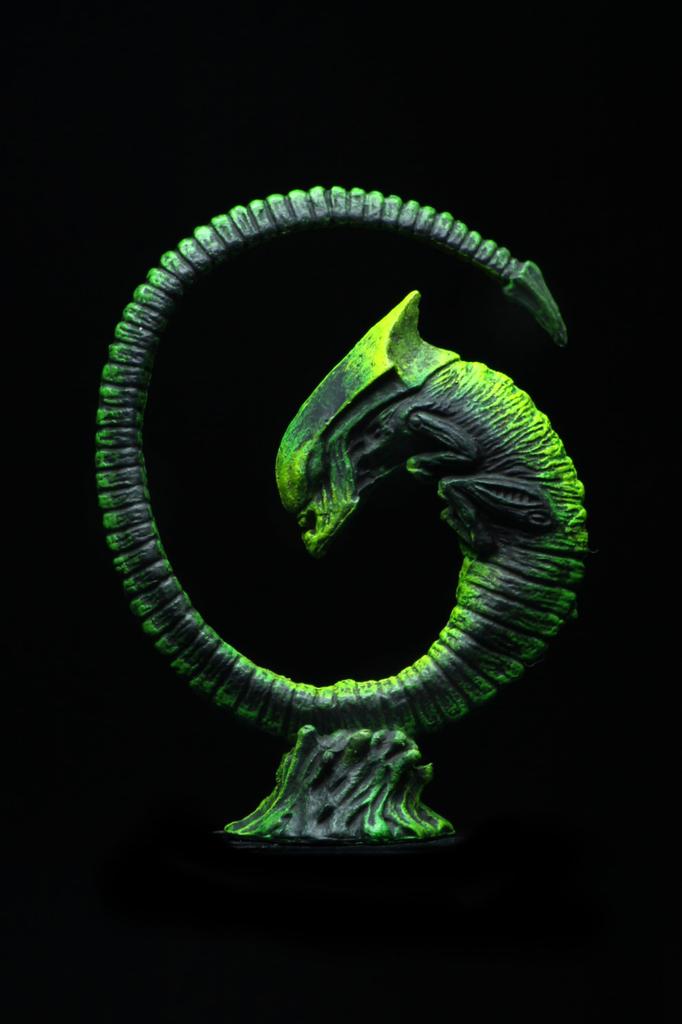 Alien Action Figure Ultimate Dog Alien 7"