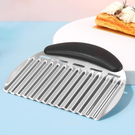 Stainless Steel Potato Cutter Crinkle Chopper for Vegetables Fruits Easy To Use Wavy Blade Design Ergonomic Handle French Fry Slicer for Carrot