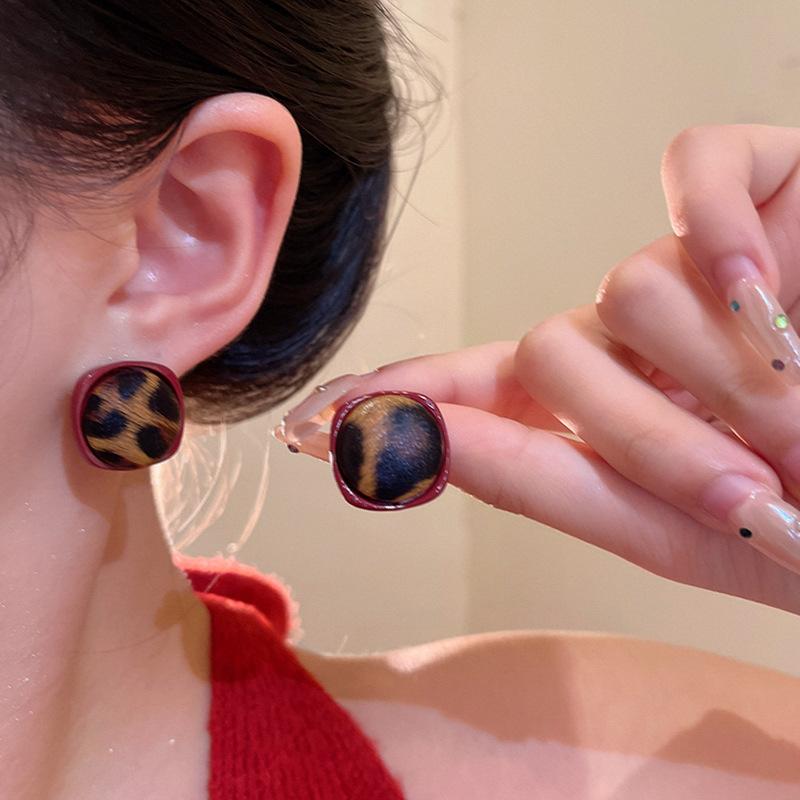Maillard Yadan style square leopard print earrings women's stud earrings retro light luxury design earrings