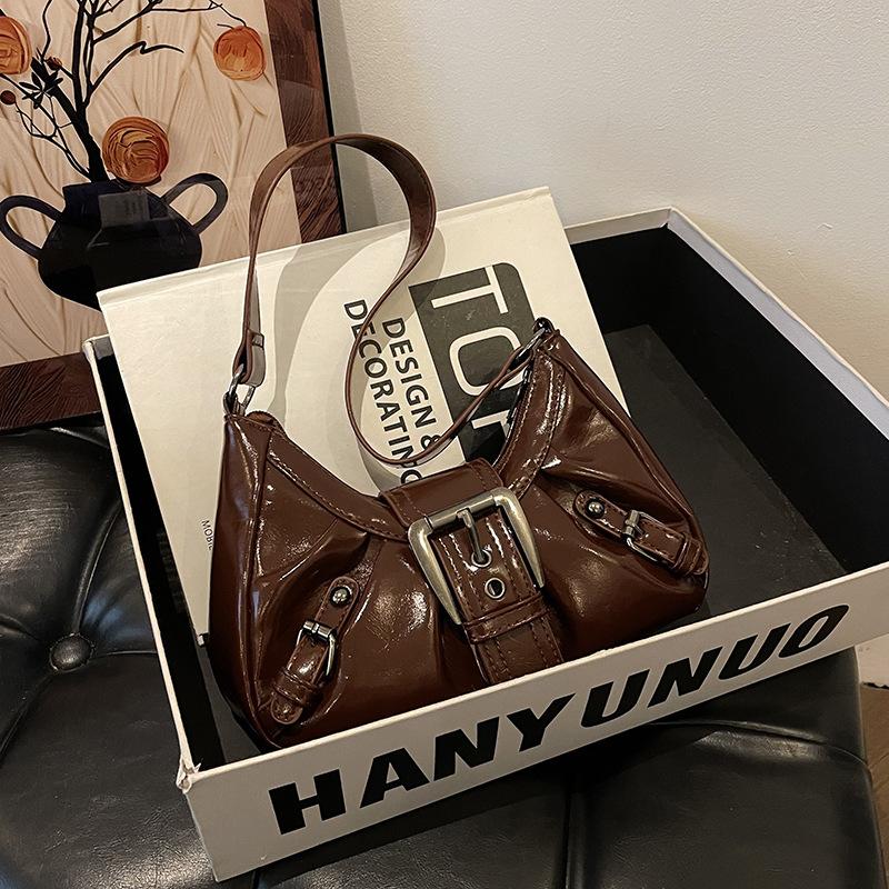 

Large capacity pleated new retro commuter temperament locomotive do old style underarm shoulder bag women