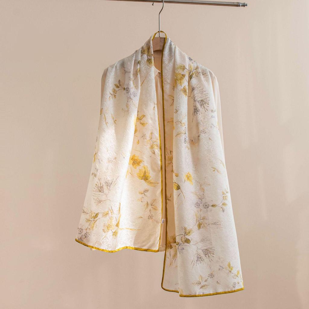 Mulberry Silk Luxury Women's Scarf Gift Box - Elegant Souvenir for Mom and Elders