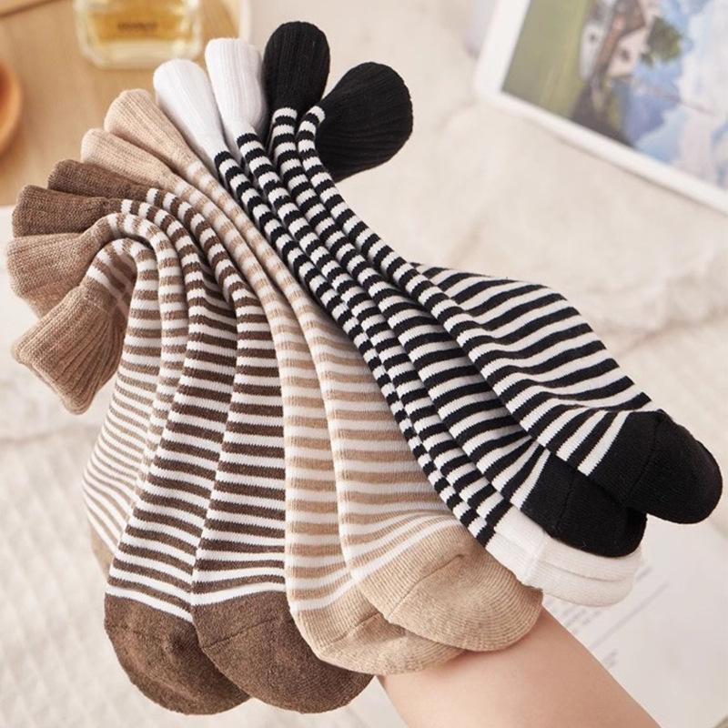 Retro Striped Women's Plus Velvet Mid-Calf Socks - Thick Terry Loop for Autumn/Winter Warmth