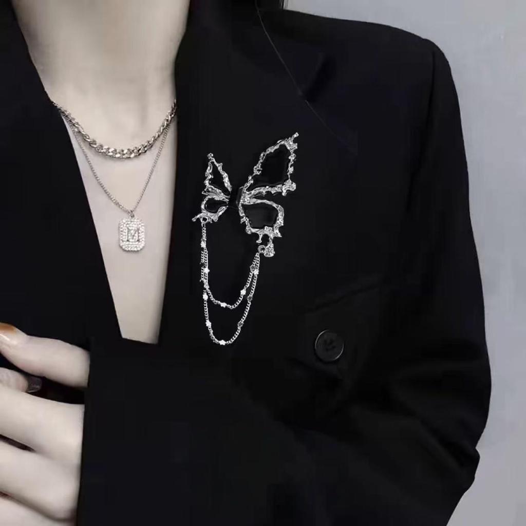 Butterfly Luminous Metal Tassel Brooch – Elegant & Versatile Alloy Accessory