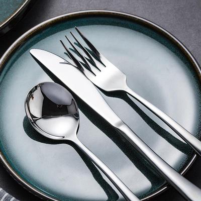 Kreatives europäisches 304er Edelstahl-Steakmesser, Gabel und Löffel, verdicktes westliches Tafelgeschirr, zweiteiliges Set, Steakmesser, Gabel und Löffel
