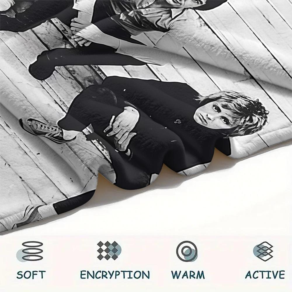 1PC Classic rock bands Print FlAannel Blanket, High quality Comfortable for All Seasons, Home Decor, Warmth and Comfort