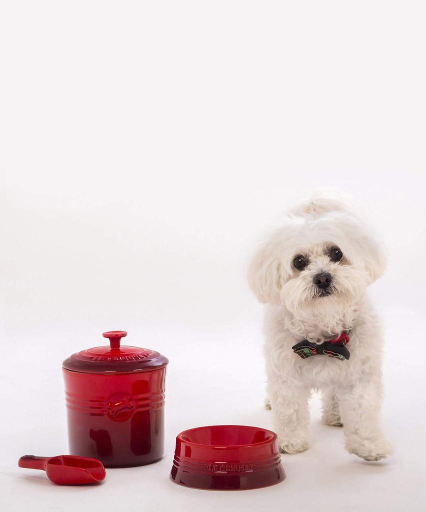 Le Creuset Pet Food Container (with Scoop) for Dogs and Cats, Cherry Red [Official Product in Japan]