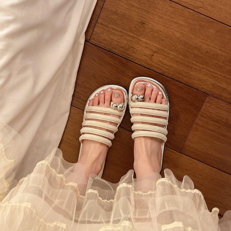 Breathable and Refreshing, Not Stuffy Feet. Thick Heel Set Toe PU Flat Heel Rubber