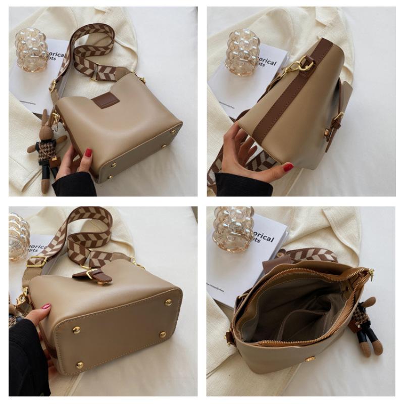 Tooxika Popular Small Bag For Women, New Style, Fashionable Wide-band Messenger Bag, Popular Niche Design Bucket Bag