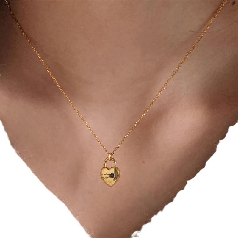 Niche Design Feeling Heart Diamond Necklace Heart Shaped Pendant Engraved English Collar Chain Minimalist Neckchain
