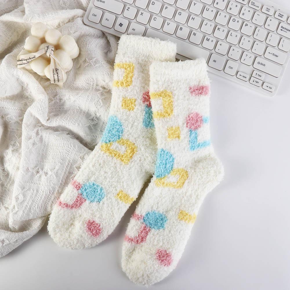 Socken mit Blumendruck, Plüsch-Schlafsocken, Kawaii-Korallensamt-Socken, Damen