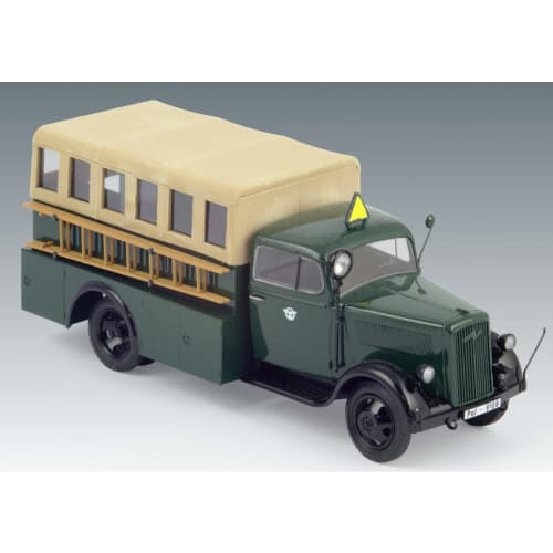 ICM 1/35 Scale German Opel Fire Engine 2.5-32KzS8 Plastic Model Kit 35403