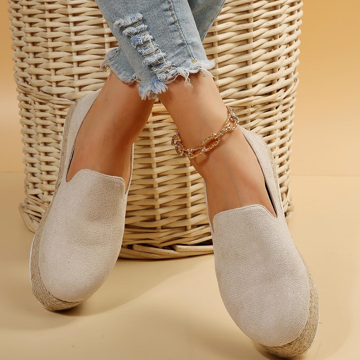 

2024 Весна и Осень Новые Женские Туфли Модные Туфли Без Застежек Круглый Носок Средний Каблук 42 бежевый