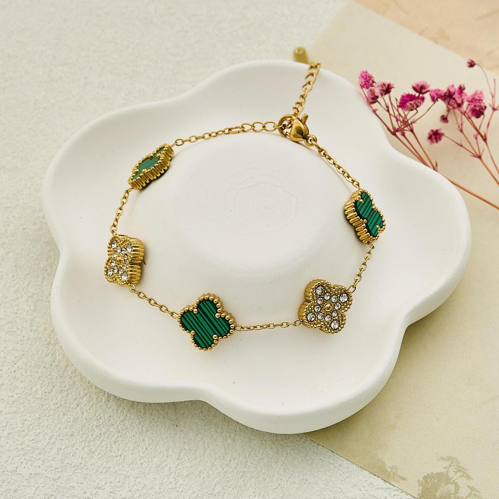 Luxuriöses Edelstahlarmband mit Diamant-Kleeblatt-Design