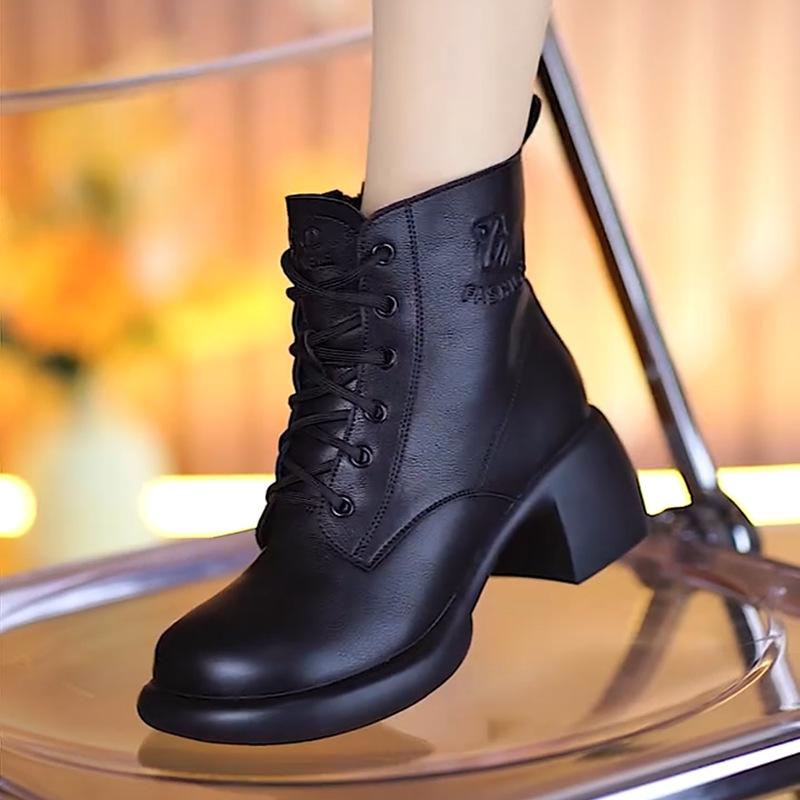 2024 New Super Fire Soft Leather Martin Boots Women's Shoes Winter British Style Platform Short Boots Fashion Versatile Thick Heel Boots