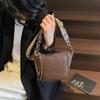 Wide Shoulder Strap Retro Bucket Bag Women's New Versatile Commuter Shoulder Messenger Bag