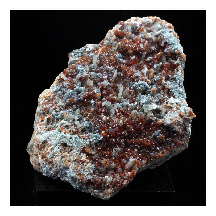 Pierres et Minéraux. Grenat Hessonite. 901.0 ct. Vallée d'Ala, Piémont, Italie.