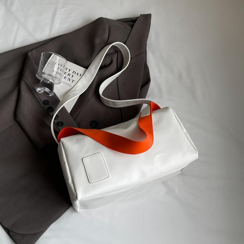 Stylish Large Capacity Pillow Bag 2024 Summer Trendy Shoulder Bag For Women