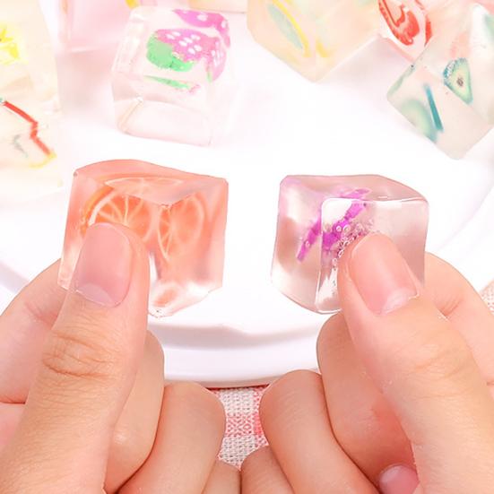 12 Buc. Cub de Gheață cu Fructe Jucărie de Strâns, Antistres, Anxietate, Desen Animat, Cub de Fructe, Jucărie Senzorială, Copii, Adolescenți, Adulți, Portabil, Moale, TPR, Cub Transparent, Jucărie de Ciupit