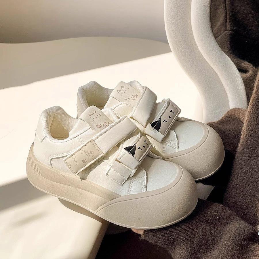 Dopamine soft baseplate shoes women s new versatile shoes platform white shoes Velcro women s shoes bread shoes 35