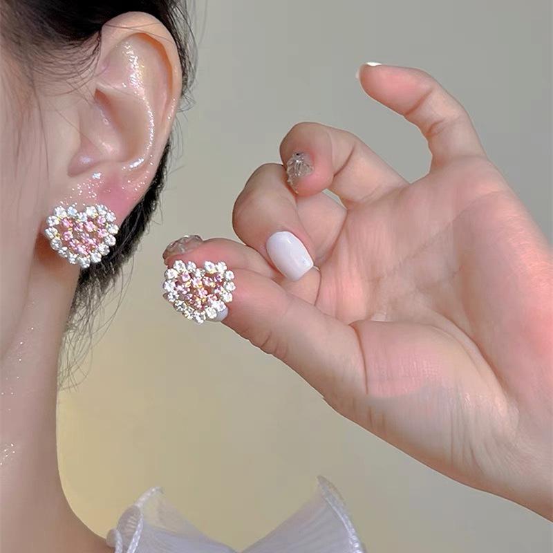 S925 Silver Needle Pearl Flower Stud Earrings - High-End Retro Jewelry for Autumn/Winter