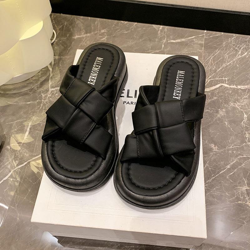 Internet Celebrity Thick Bottom Heightening Cool Slippers Women's Summer Wear 2025 New French High-end Fashion Beach One-word