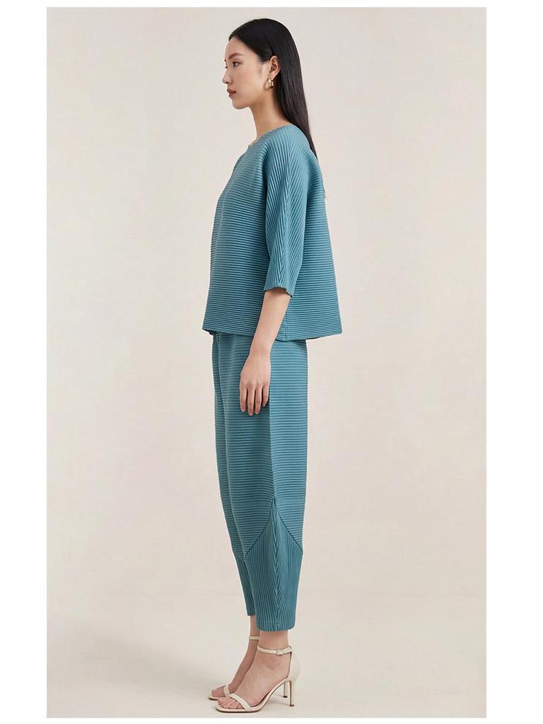Miyake Women's High-End Flattering T-shirt & Irregular Harem Pants Two-Piece Set