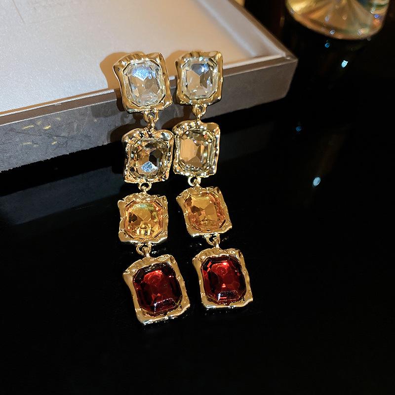 Ensemble boucles d'oreilles et collier perles vintage: Collection Exquise de Bijoux Rétro de Niche