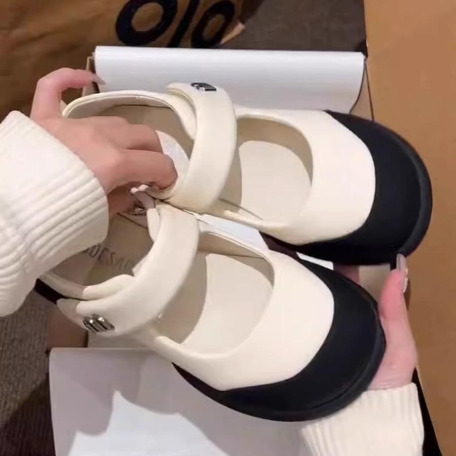 2025 new French Mary Jane shoes women's summer shallow mouth soft sole small fragrant wind student Velcro bag head sandals women