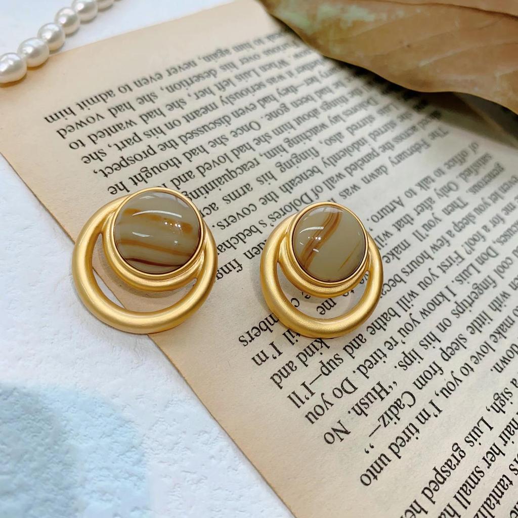 Niche Retro Design French Fashion Commuter Versatile Natural Agate Metal Multi-Layer Round Stud Earrings Versatile Earrings