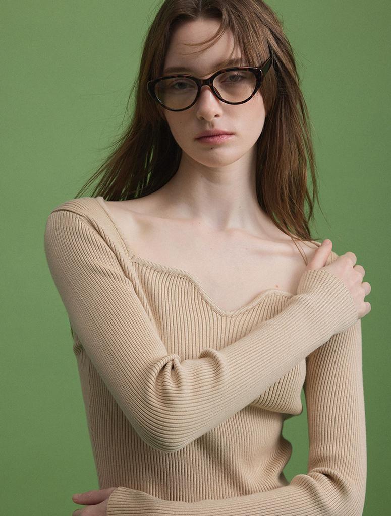 Teuwi Whip Wave Neck Knit