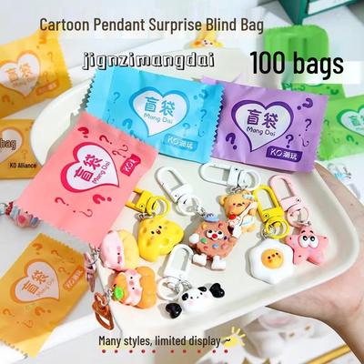 Llavero y colgante de bolso de amigos de dibujos animados: Lindo accesorio de mochila y pulsera