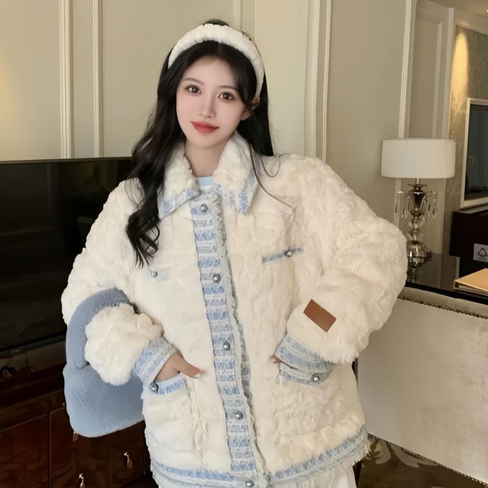 Elevate Your Autumn Look with This Fleece-lined Faux Sheepskin Coat for Women, Featuring A Chic French-style and Exquisite Craftsmanship