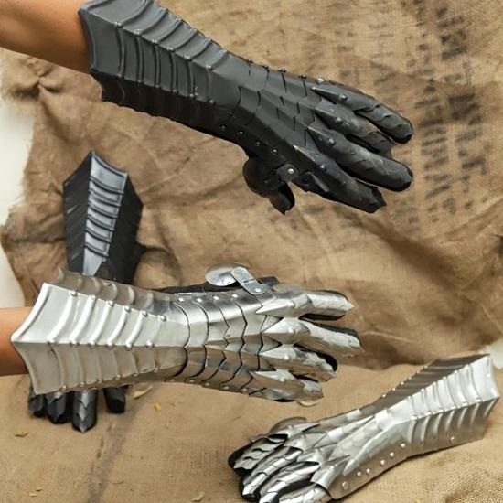 Medieval Steel Gauntlets: Knight Costume Hand Armor for LARP  Cosplay Set Of 2