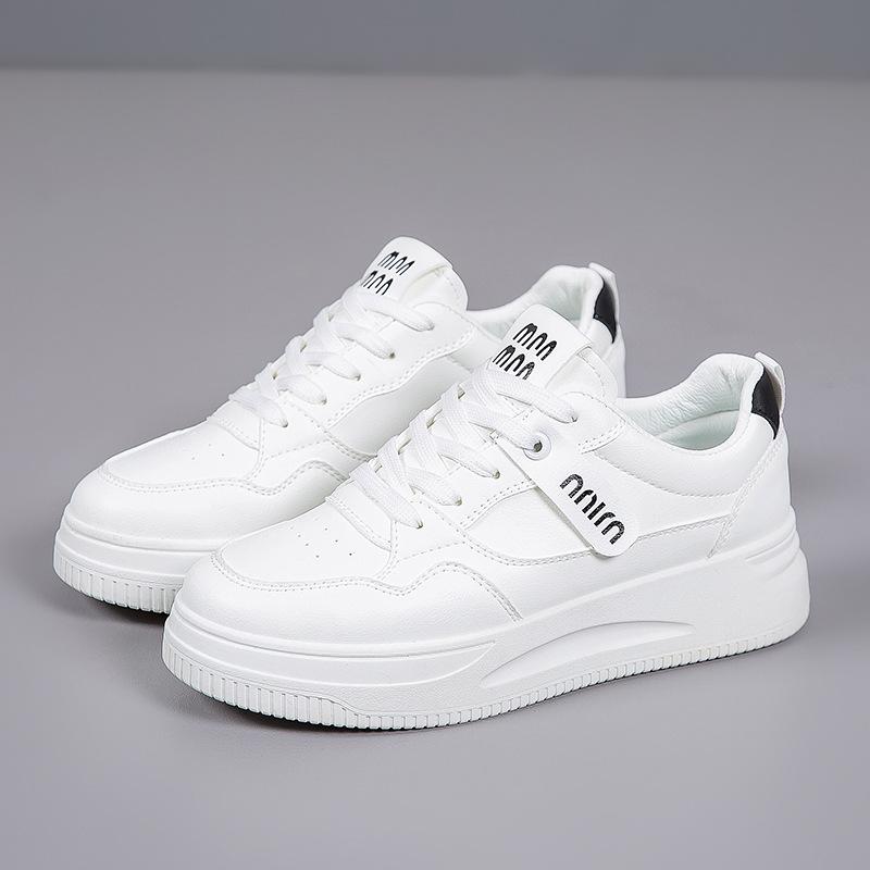 2025 popular spring Korean version of board shoes women's versatile senior sense platform casual shoes student sports non-slip white shoes