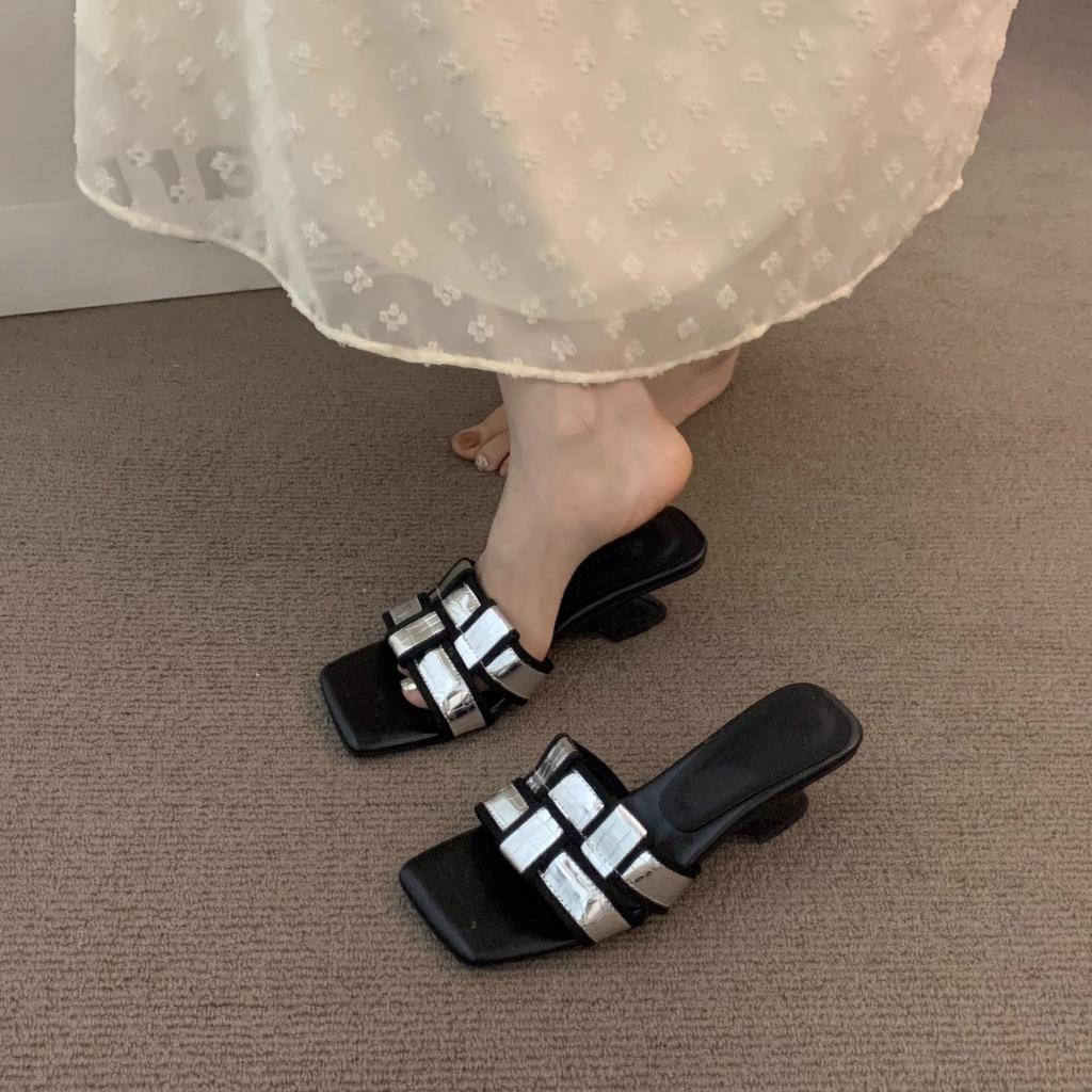 Niche thick heel high sense naked apricot temperament high heel sandals women's summer 2025 new French skirt evening cool slippers
