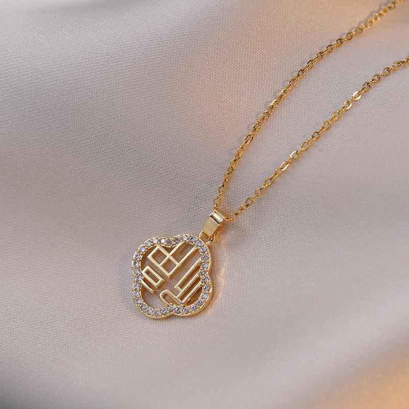 Women's Fashion Heart Pendant Necklace - Elegant, Simple Design, Versatile Clavicle Chain Jewelry