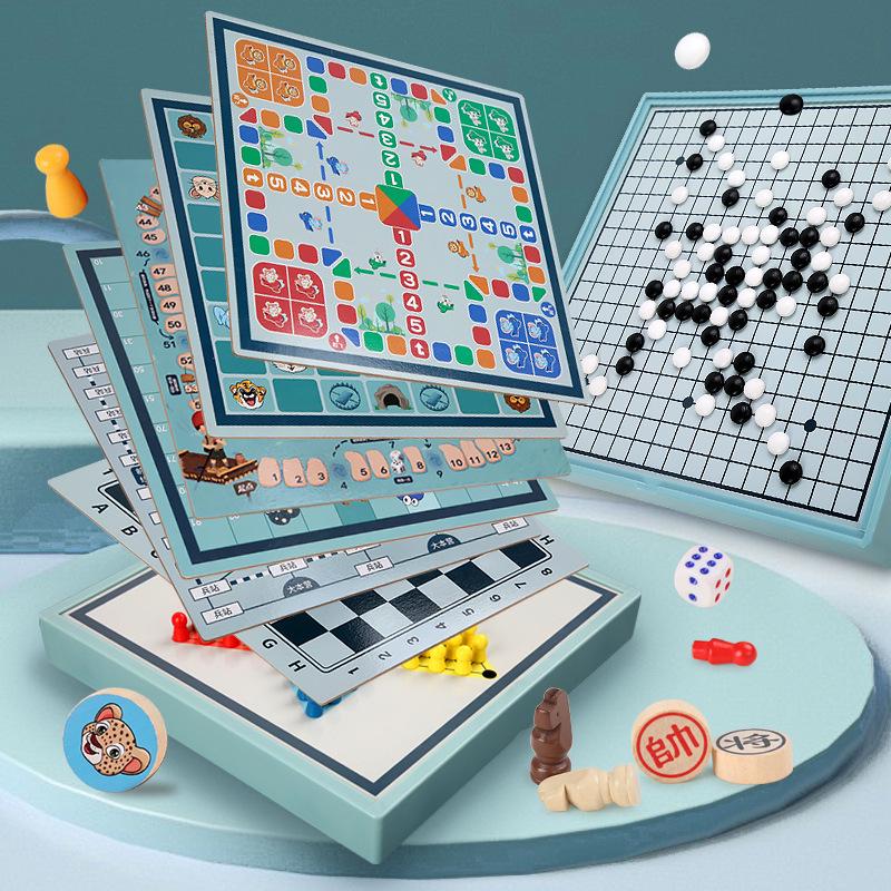 Multifunktionales Holz-Spielbrett: Fliegendes Schach, Dame und Tierkampf für Kinder und Erwachsene