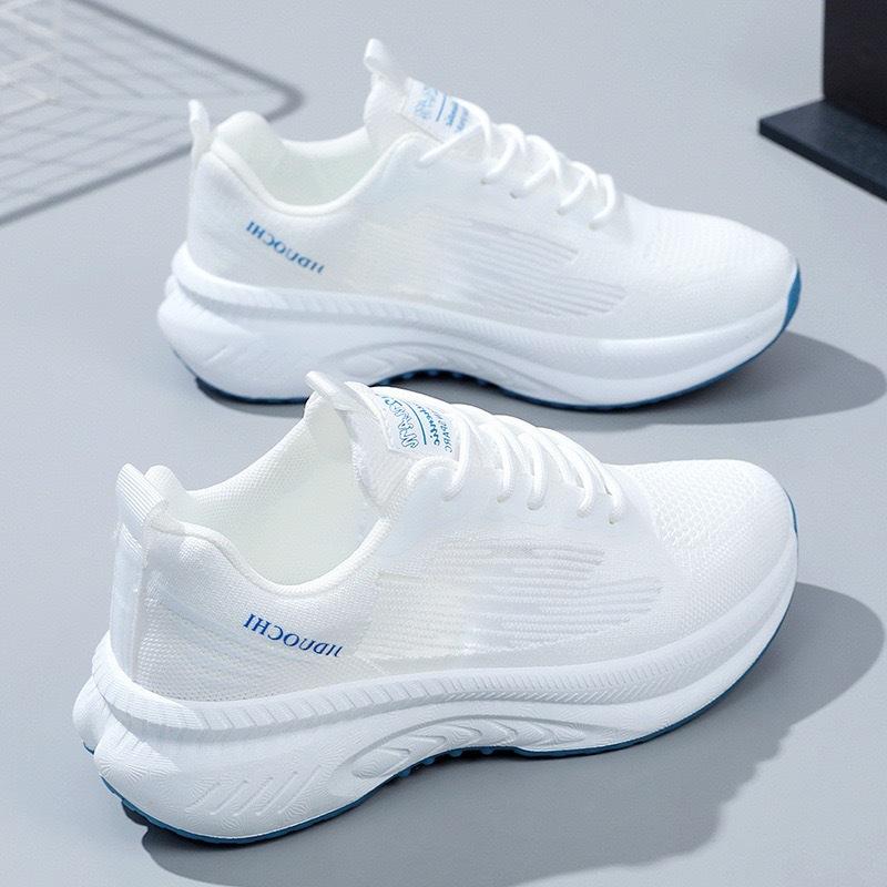 New summer women's casual shoes, little white shoes, foreign trade fly-woven running shoes, fashionable, lightweight and breathable sports shoes