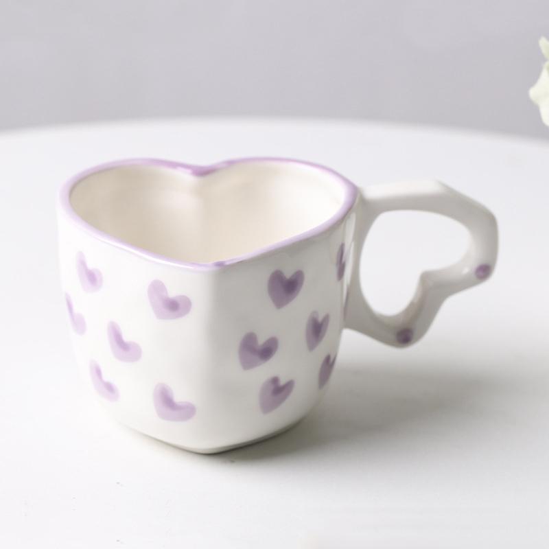 

1 шт. Кружка в форме сердца, праздничный подарок, керамическая креативная ручка в форме сердца, милая кружка для молока и кофе, расписанная вручную 200-250ml