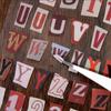 2 Stück/Packung Retro-Stil Alphabet-Aufkleber Englisch-Thema Vintage-Design Zahlen-Aufkleber 2 Stück Packung Scrapbook-Stil Symbol-Aufkleber