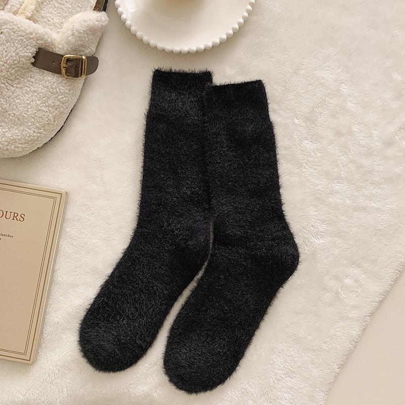 

Thick and Fleece Plush Socks for Women In Autumn and Winter, Warm Floor, Mink Fleece Mid-calf Socks for Postpartum Confinement In Winter 1 pair чорний