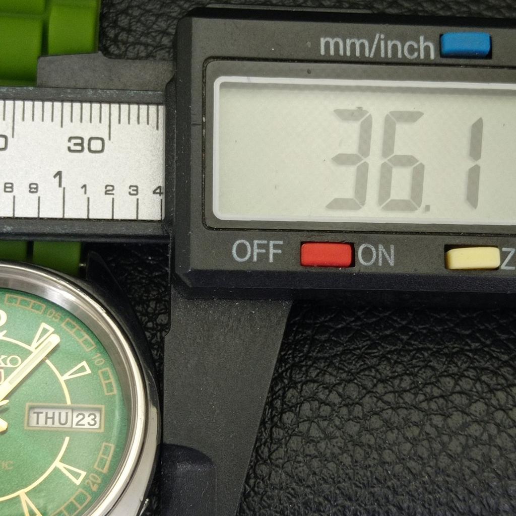 JAPAN VINTAGE SEIKO 5 AUTOMATIC 6349A MENS GREEN COLOR DIAL WATCH a702330-5 R124-a702330