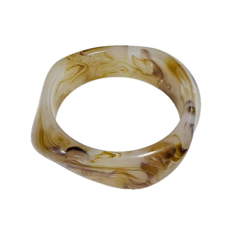 Retro Macaron Color Bangle: Stylish Women's Fashion Bracelet with Unique Niche Design