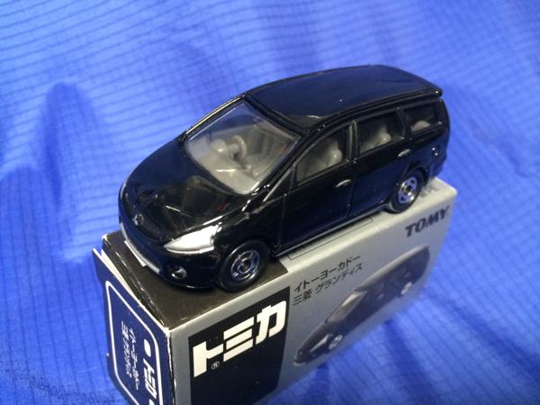 Tomica Special Edition Mitsubishi Grandis Black Ito-Yokado