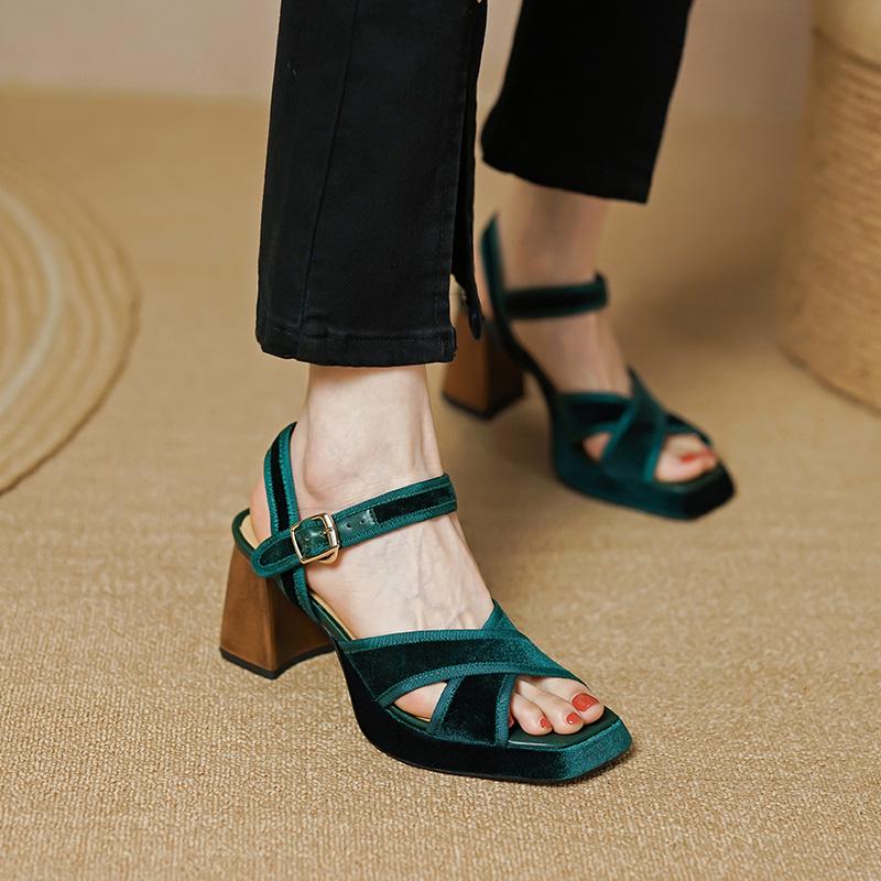 New Retro Gold Velvet Women Sandals French Chunky Heel Open Toe Sandals Summer Shoes Heel Women Explosive Spot Buckle Strap