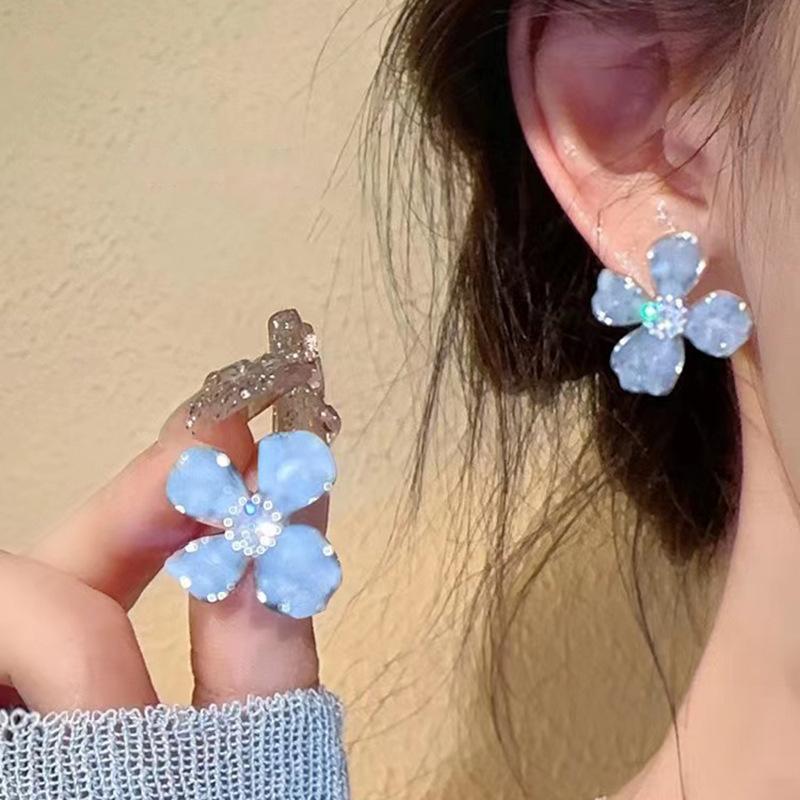 

Silver Needle Blue Butterfly Crystal Earrings New Popular Earrings Fashion Temperament Advanced Earrings