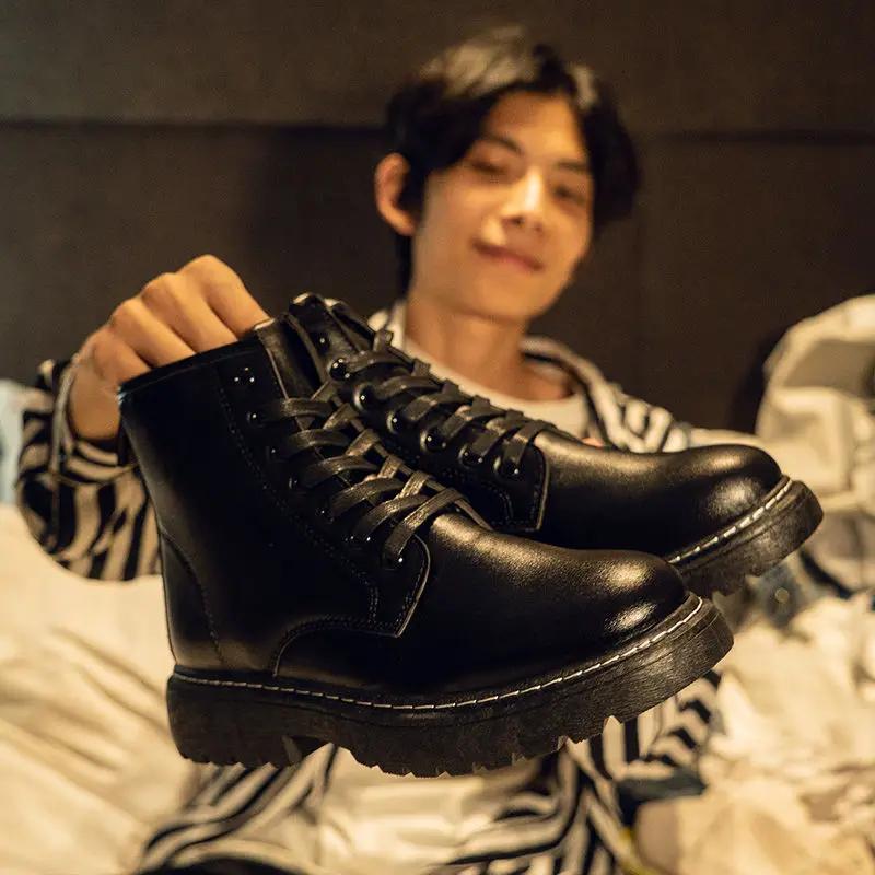 Neue schwarze Stiefel Herren Koreanische Version Mode Student Allround Mid-Top Stiefel Herren Wasserdichte High-Top Lederschuhe Herren